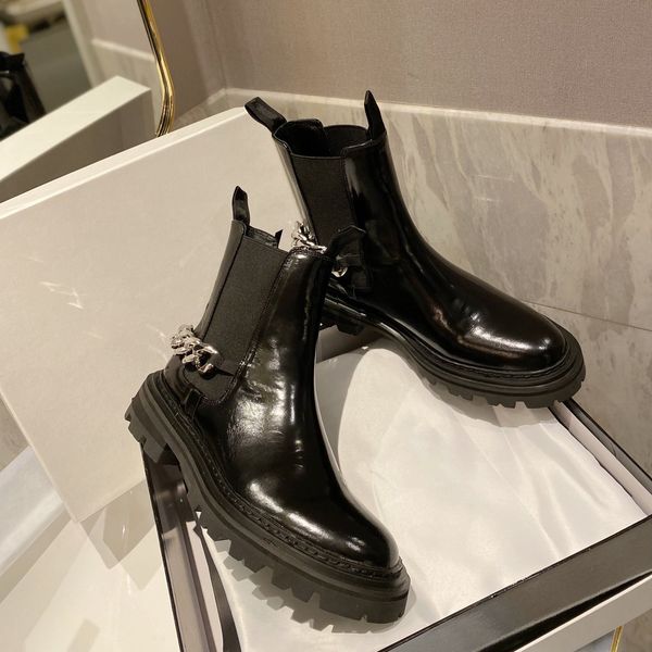 new leather women's shoes fashion luxury and comfortable all-match brand short boots with shoe box, Red;white
new leather women's shoes fashion luxury and comfortable all-match brand short boots with shoe box, Red;white