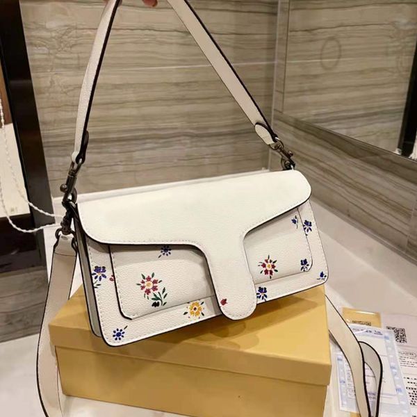 ladies flip wallet messenger bags cowhide embroidered handbag 2021 luxury designer shoulder bag with box wholesale
ladies flip wallet messenger bags cowhide embroidered handbag 2021 luxury designer shoulder bag with box wholesale