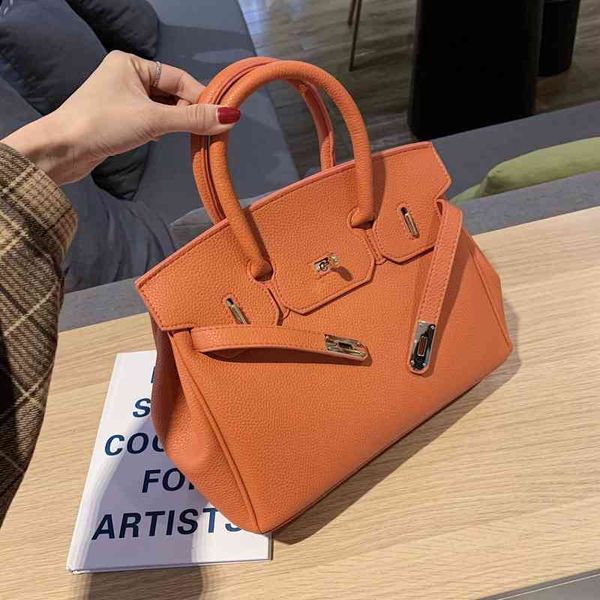 factory store 65% off clearance sale women's lock portable women's litchi pattern single shoulder diagonal bag, Black;red
factory store 65% off clearance sale women's lock portable women's litchi pattern single shoulder diagonal bag, Black;red