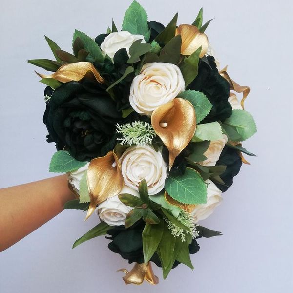 wedding flowers hand made dark green poney bouquet fleur artificielle ivory rose with gold calalily bruidsboeket
wedding flowers hand made dark green poney bouquet fleur artificielle ivory rose with gold calalily bruidsboeket