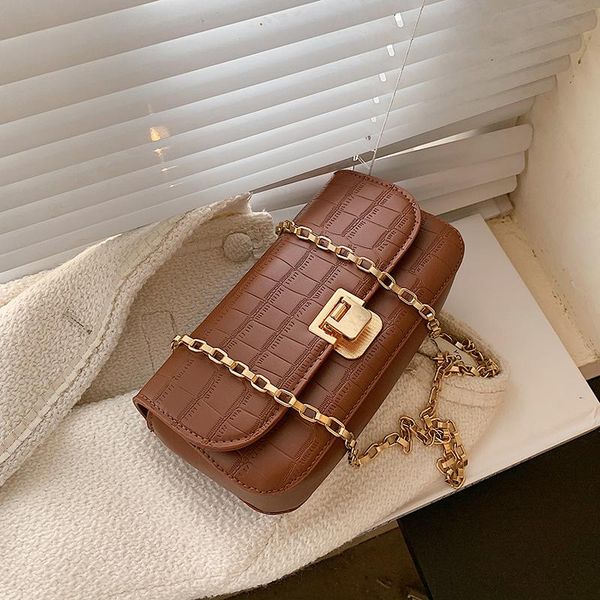 evening bags niche design women's bag 2021 fashion chain messenger underarm dual-use square shoulder width: 23cm
evening bags niche design women's bag 2021 fashion chain messenger underarm dual-use square shoulder width: 23cm