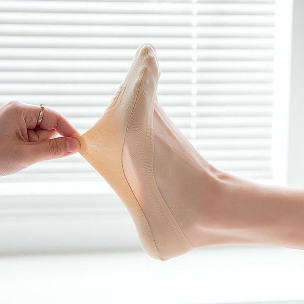 ladies invisible boat socks heel with non-slip spring and summer ultra-thin shallow mouth low to help women & hosiery, Black;white
ladies invisible boat socks heel with non-slip spring and summer ultra-thin shallow mouth low to help women & hosiery, Black;white