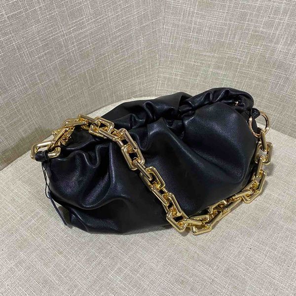 newset luxury shape evening bags cloud bag with thick chain clutch women pouch genuine leather clip designer handbags crossbody totes, Red;black
newset luxury shape evening bags cloud bag with thick chain clutch women pouch genuine leather clip designer handbags crossbody totes, Red;black