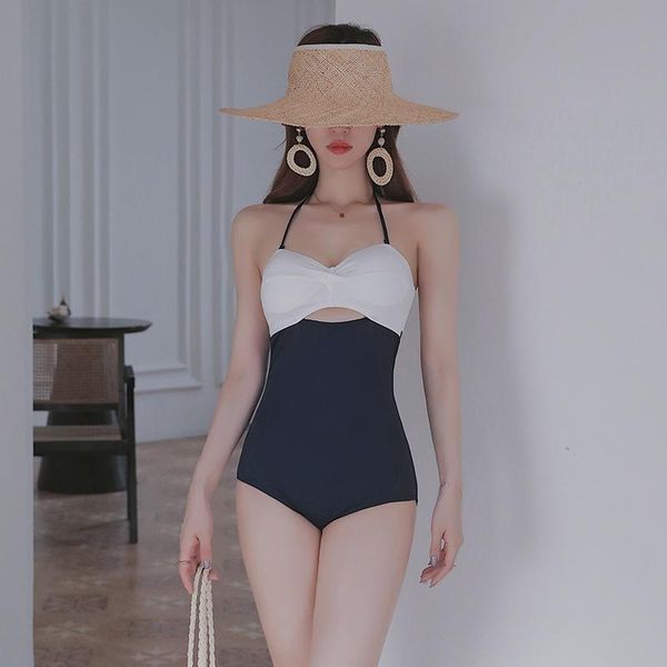 women's swimwear swimsuit female sense of triangle-connected slim show small chest steel support gathered, White;black
women's swimwear swimsuit female sense of triangle-connected slim show small chest steel support gathered, White;black