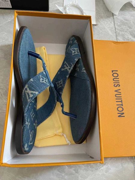 2021 v designer flip-flops womens sandal slipper summer wide flat g sandals with correct flower box dust  bag shoe vv, Black
2021 v designer flip-flops womens sandal slipper summer wide flat g sandals with correct flower box dust  bag shoe vv, Black