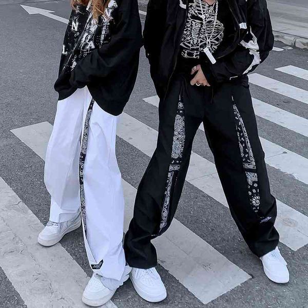 gaojie guochao cashew flower stitching men's fashion harajuku vibe style loose sports pants, Black
gaojie guochao cashew flower stitching men's fashion harajuku vibe style loose sports pants, Black