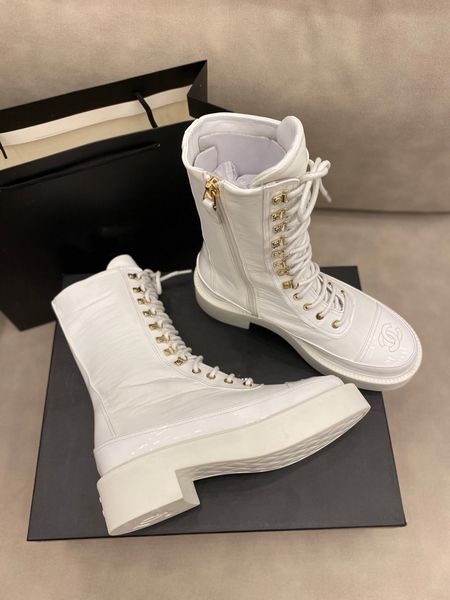 the latest fashion in autumn and winter, short boots, white thick soles, martin shoes, high-end quality leather, temperament, ladies' c, Black
the latest fashion in autumn and winter, short boots, white thick soles, martin shoes, high-end quality leather, temperament, ladies' c, Black