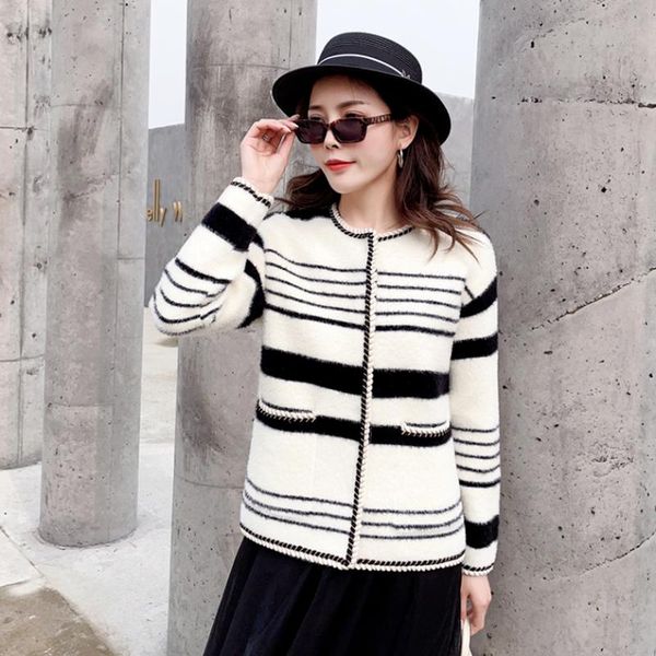women's jackets 2021 fashion sweater cardigan spring and autumn temperament casual knitted mink velvet jacket top, Black;brown
women's jackets 2021 fashion sweater cardigan spring and autumn temperament casual knitted mink velvet jacket top, Black;brown