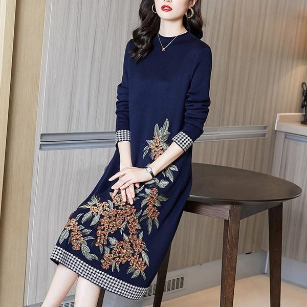 casual dresses chinese embroidered knitted dress women autumn/winter round neck long sleeve slim elegant sweater straight one piece, Black;gray
casual dresses chinese embroidered knitted dress women autumn/winter round neck long sleeve slim elegant sweater straight one piece, Black;gray