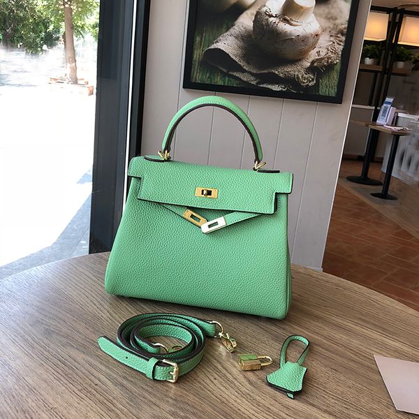 2021 fashion trendy new lychee pattern closed toe layer cowhide leather single-shoulder bag messenger bag pure leather handbag fashion genui
2021 fashion trendy new lychee pattern closed toe layer cowhide leather single-shoulder bag messenger bag pure leather handbag fashion genui