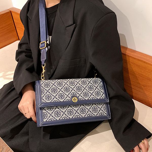 designer bag women 2021 new tb denim messenger trend large capacity one shoulder small square bag
designer bag women 2021 new tb denim messenger trend large capacity one shoulder small square bag