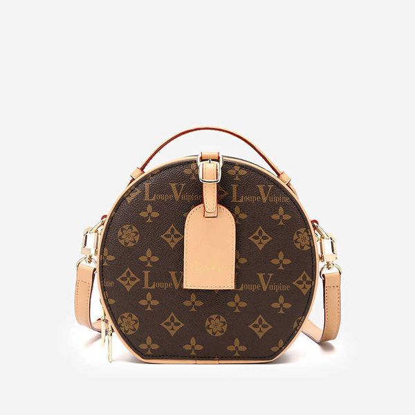 2021 printed small round bag real leather donkey women's cake single shoulder messenger portable
2021 printed small round bag real leather donkey women's cake single shoulder messenger portable