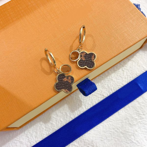 2021 fashion style studs design stamp stainless steel rose gold plated stud earrings for women party gifts wholesale, Golden;silver
2021 fashion style studs design stamp stainless steel rose gold plated stud earrings for women party gifts wholesale, Golden;silver