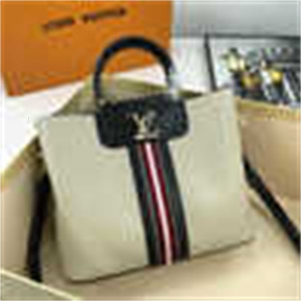 cross brand designer luxury m550177 new totes 2020 spring and summer ladies bags handbags handbags iconic handles body shoulder bag clut
cross brand designer luxury m550177 new totes 2020 spring and summer ladies bags handbags handbags iconic handles body shoulder bag clut