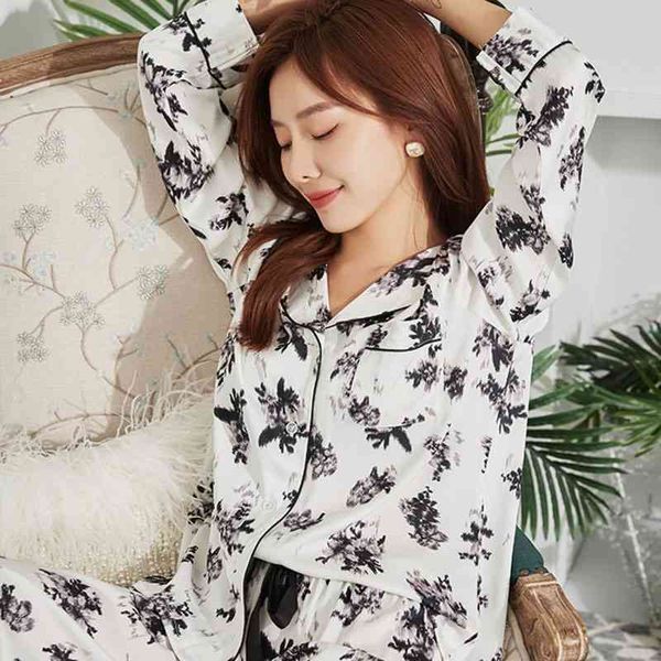 women's sleepwear women elegant simple style turn-down collar pajamas set comfort silk satin full sleeve ins for spring and autumn, Black;red
women's sleepwear women elegant simple style turn-down collar pajamas set comfort silk satin full sleeve ins for spring and autumn, Black;red