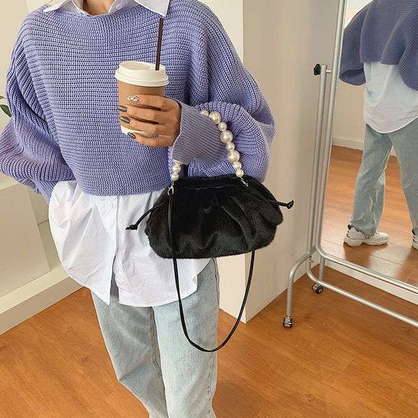 luxury handbags winter cloud hair bag women's 2021 new korean versatile pearl handbag ins single shoulder messenger bag
luxury handbags winter cloud hair bag women's 2021 new korean versatile pearl handbag ins single shoulder messenger bag