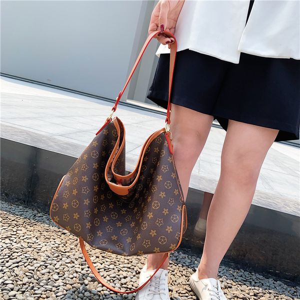 handbag donkey family old flower one shoulder large female 2021 capacity bucket atmospheric texture shopping hand, Black;red
handbag donkey family old flower one shoulder large female 2021 capacity bucket atmospheric texture shopping hand, Black;red