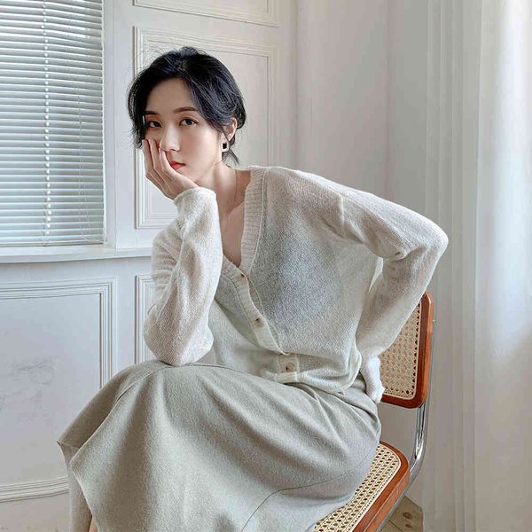 korean autumn winter clothes women lazy single-breasted v-neck long-sleeved silver mohair knitted cardigan sweater 210524, White
korean autumn winter clothes women lazy single-breasted v-neck long-sleeved silver mohair knitted cardigan sweater 210524, White