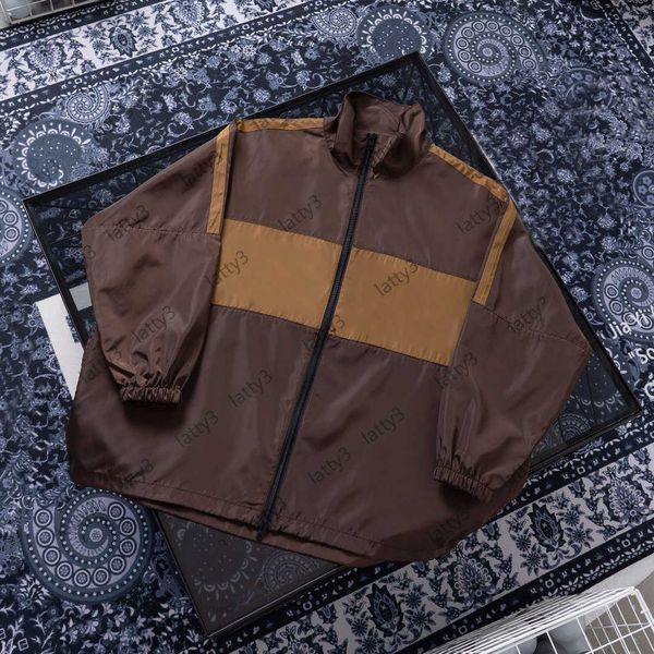 2021 eur us size jacket mens womens brand zipper windbreaker designer luxurys jackets sweatshirt men luxury trench coats streetwear, Black;brown
2021 eur us size jacket mens womens brand zipper windbreaker designer luxurys jackets sweatshirt men luxury trench coats streetwear, Black;brown