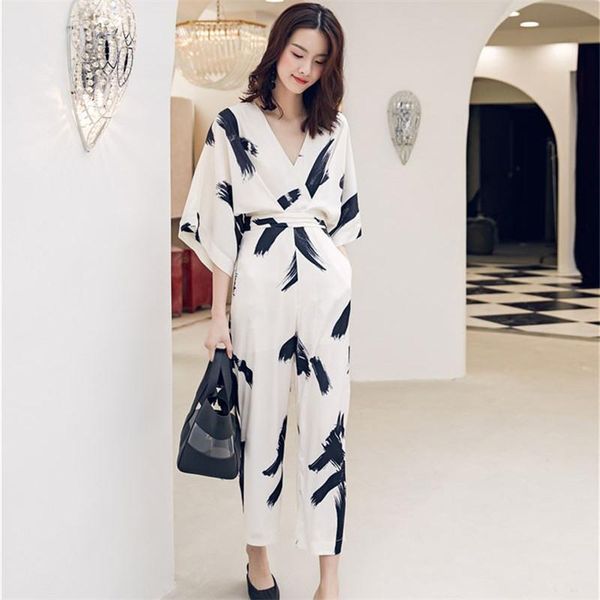 women's jumpsuits & rompers printed women skinny retro cold wind v neck wide leg bodysuits streetwear female playsuits casual clothes, Black;white
women's jumpsuits & rompers printed women skinny retro cold wind v neck wide leg bodysuits streetwear female playsuits casual clothes, Black;white
