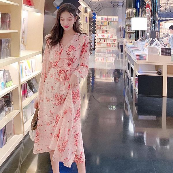 casual dresses long sleeve ruffles female chiffon dress floral print a-line women elastic waist midi vestidos femme 2021 spring, Black;gray
casual dresses long sleeve ruffles female chiffon dress floral print a-line women elastic waist midi vestidos femme 2021 spring, Black;gray