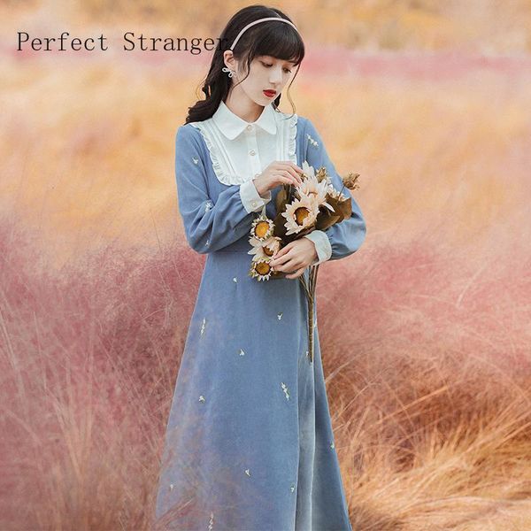 casual dresses 2021 autumn winter arrival turn down collar long sleeve women dress, Black;gray
casual dresses 2021 autumn winter arrival turn down collar long sleeve women dress, Black;gray