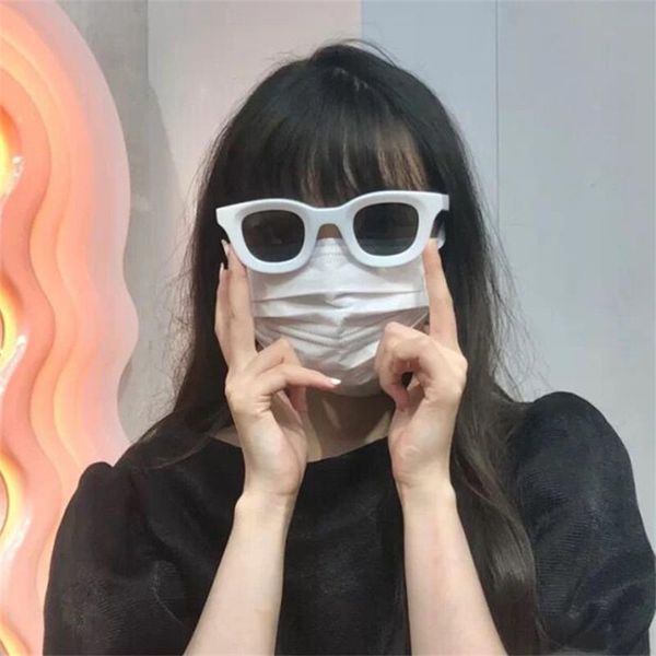 sunglasses 2021 fashion white hip hop women's vintage square frame sun glasses man zonnebril dames rechthoek, White;black
sunglasses 2021 fashion white hip hop women's vintage square frame sun glasses man zonnebril dames rechthoek, White;black