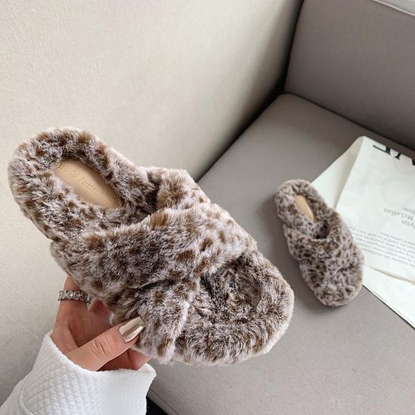 slippers 2021 autumn brand design furry slides women fur leopard flat heel woman flip flops fluffy shoes plush, Black
slippers 2021 autumn brand design furry slides women fur leopard flat heel woman flip flops fluffy shoes plush, Black