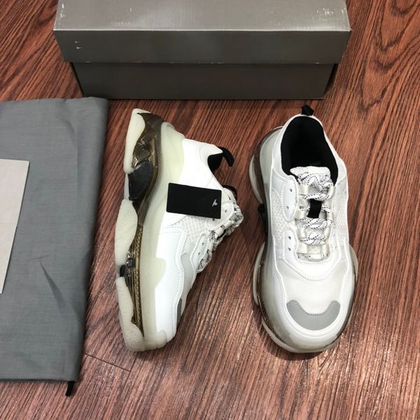 designer high-end fashion casual sports couple shoes, dynamic and versatile, special craftsmanship, comfortable, breathable, wear-resistant, Black
designer high-end fashion casual sports couple shoes, dynamic and versatile, special craftsmanship, comfortable, breathable, wear-resistant, Black