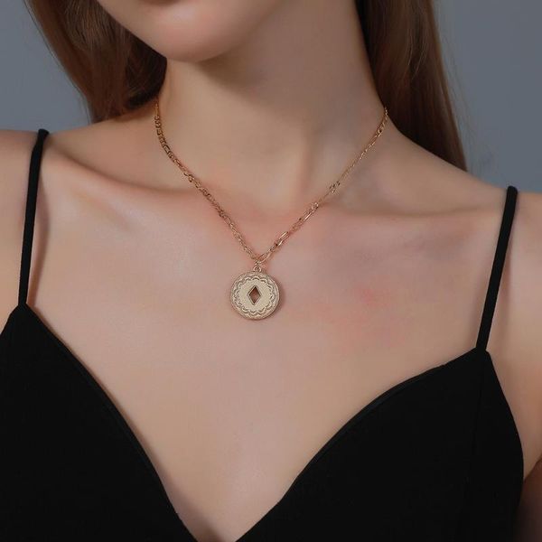 pendant necklaces light luxury vintage necklace for women exquisite all-match prismatic ethnic style party gift, Silver
pendant necklaces light luxury vintage necklace for women exquisite all-match prismatic ethnic style party gift, Silver