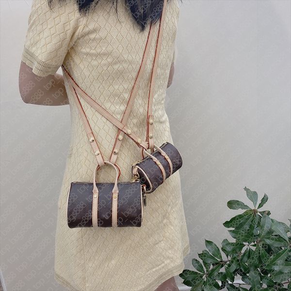 luxury designer brand women supermini nano bag super mini key case coin purse classic brown flowers letters print detachable shoulder strap
luxury designer brand women supermini nano bag super mini key case coin purse classic brown flowers letters print detachable shoulder strap