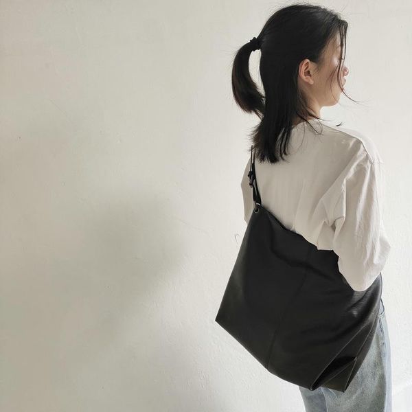 evening bags ladies shoulder big bag 2021fw daily large-capacity high-quality leather soft surface crossbody fashionable tote
evening bags ladies shoulder big bag 2021fw daily large-capacity high-quality leather soft surface crossbody fashionable tote