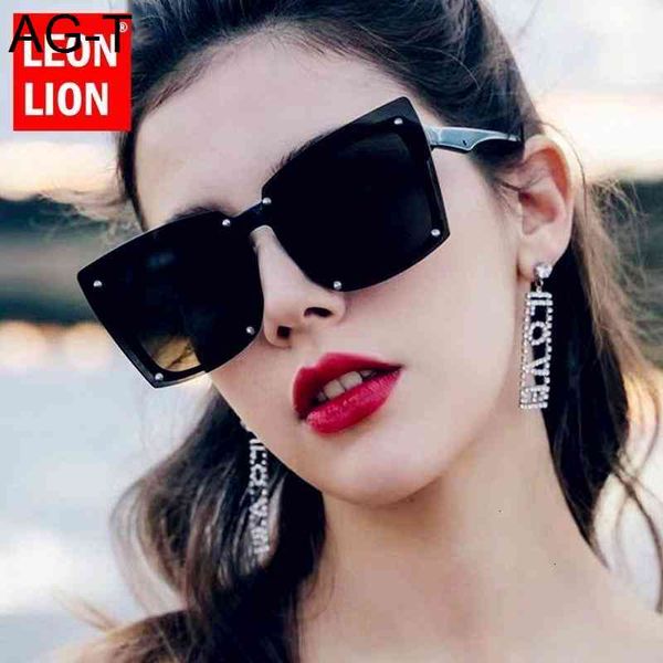 leonlion fashion square rimless sunglasses women black clear shades glasses 2021 vintage female summer oculos, White;black
leonlion fashion square rimless sunglasses women black clear shades glasses 2021 vintage female summer oculos, White;black