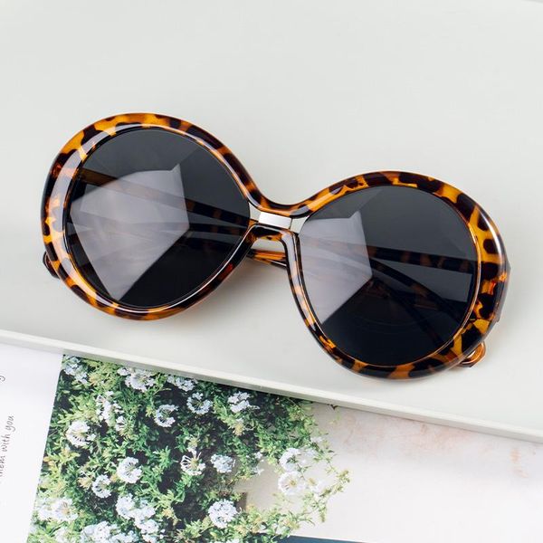 sunglasses round women 2021 fashion designer classic vintage for uv400 lunette de soleil femme, White;black
sunglasses round women 2021 fashion designer classic vintage for uv400 lunette de soleil femme, White;black