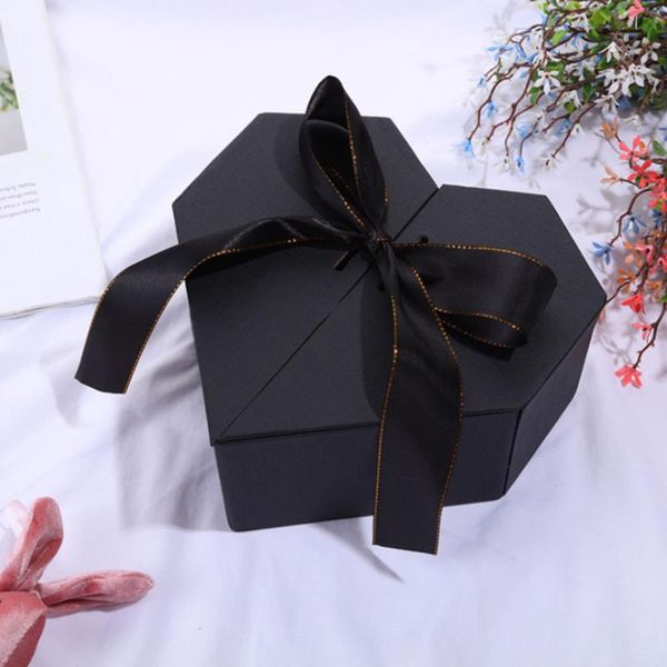 gift wrap box geschenkbox candy boxes herzförmig rot luxurious papier wedding party paper red heart-shaped decoration tragetasche
gift wrap box geschenkbox candy boxes herzförmig rot luxurious papier wedding party paper red heart-shaped decoration tragetasche