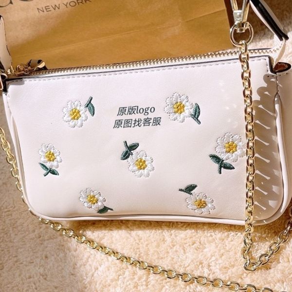 factory aisy embroidered women's 2021 fashion korean single shoulder underarm versatile foreign style messenger bag luxuryss designerss
factory aisy embroidered women's 2021 fashion korean single shoulder underarm versatile foreign style messenger bag luxuryss designerss