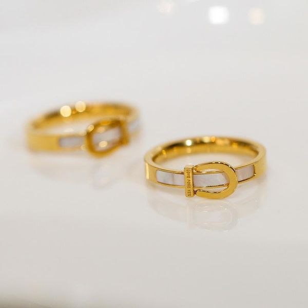 wedding rings yun ruo elegant 18k golden white shell belt buckle light luxury vintage female titanium steel ring couple jewelry never fade, Slivery;golden
wedding rings yun ruo elegant 18k golden white shell belt buckle light luxury vintage female titanium steel ring couple jewelry never fade, Slivery;golden