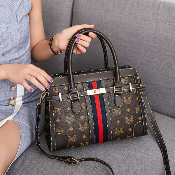 messenger 2019 new korean versatile personality fashion hand women's shoulder bag
messenger 2019 new korean versatile personality fashion hand women's shoulder bag
