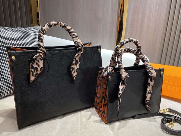 2021 shopping bag black fashion leopard print cowhide fabric leather soft silk scarf handle high-end brand
2021 shopping bag black fashion leopard print cowhide fabric leather soft silk scarf handle high-end brand
