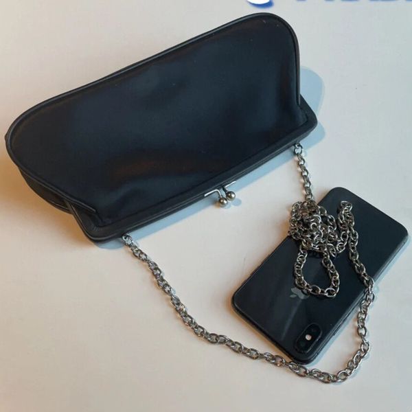 vintage cute bag metal chain shoulder-bag luxury famous desinger purse black satin lady cross-body-bag high quality
vintage cute bag metal chain shoulder-bag luxury famous desinger purse black satin lady cross-body-bag high quality