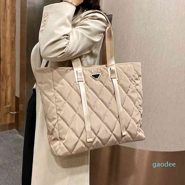 brand designer large capacity tote bags women's shoulder bag 2020 winter new big shopper bag handbags nylon purses
brand designer large capacity tote bags women's shoulder bag 2020 winter new big shopper bag handbags nylon purses