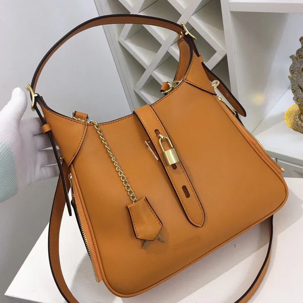 classic shoulder messenger bag handbag purse medieval times genuine leather key lock m45769 gold letters removable strap women large wallet
classic shoulder messenger bag handbag purse medieval times genuine leather key lock m45769 gold letters removable strap women large wallet