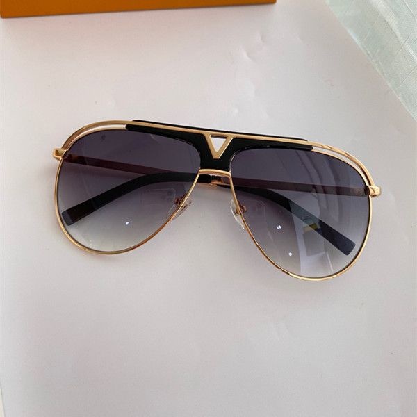 1030 womens and men sunglasses oval metal frame sunglasses charming elegant style anti-uv400 lens leisure eyewear with box quality, White;black
1030 womens and men sunglasses oval metal frame sunglasses charming elegant style anti-uv400 lens leisure eyewear with box quality, White;black