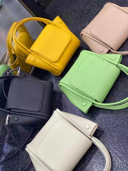 summer vegetable basket bag mini handbag designer large-capacity first layer leather fashion all-match totes
summer vegetable basket bag mini handbag designer large-capacity first layer leather fashion all-match totes