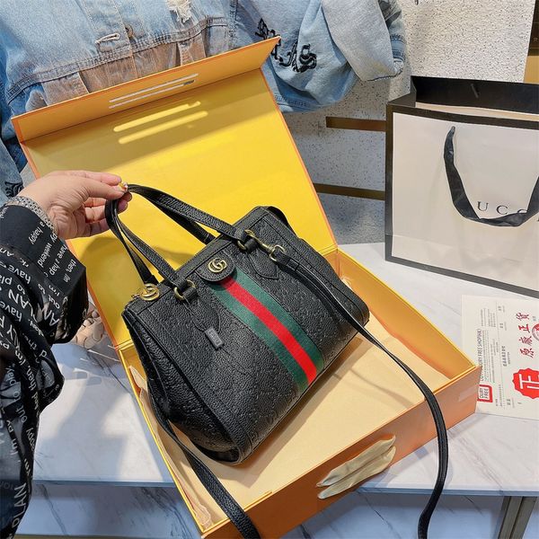 2021 designer luxury bag messenger women's bag handbag leather stripe handle shoulder strap crossbody bag french women's bags
2021 designer luxury bag messenger women's bag handbag leather stripe handle shoulder strap crossbody bag french women's bags