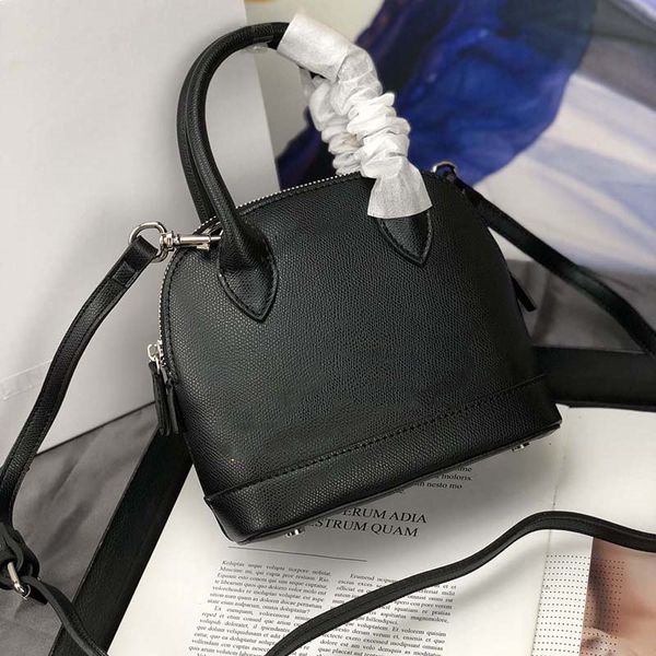 wholesale orignal genuine leather messenger fashion shoulder bag handbag presbyopia mobile phone wallet 8666461, Red;black
wholesale orignal genuine leather messenger fashion shoulder bag handbag presbyopia mobile phone wallet 8666461, Red;black