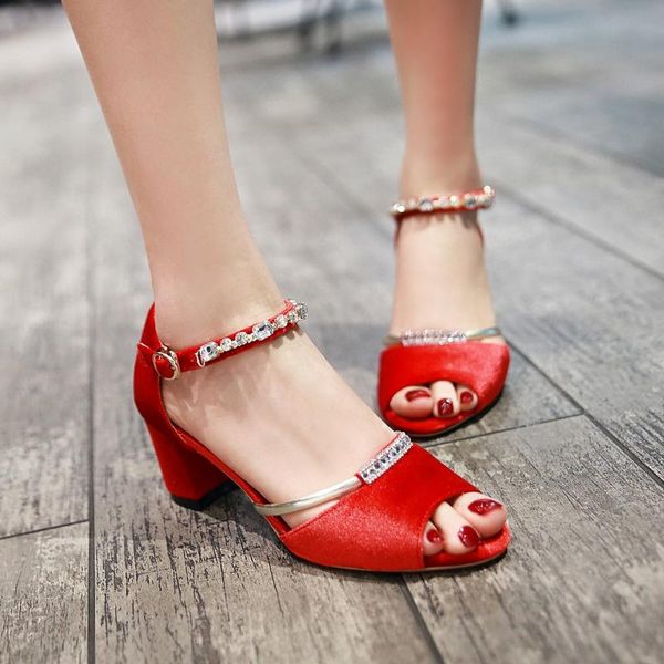 luxury crystal decorative high heels summer bride shoes comfortable fish mouth banquet wedding women's large size43 sandals, Black
luxury crystal decorative high heels summer bride shoes comfortable fish mouth banquet wedding women's large size43 sandals, Black