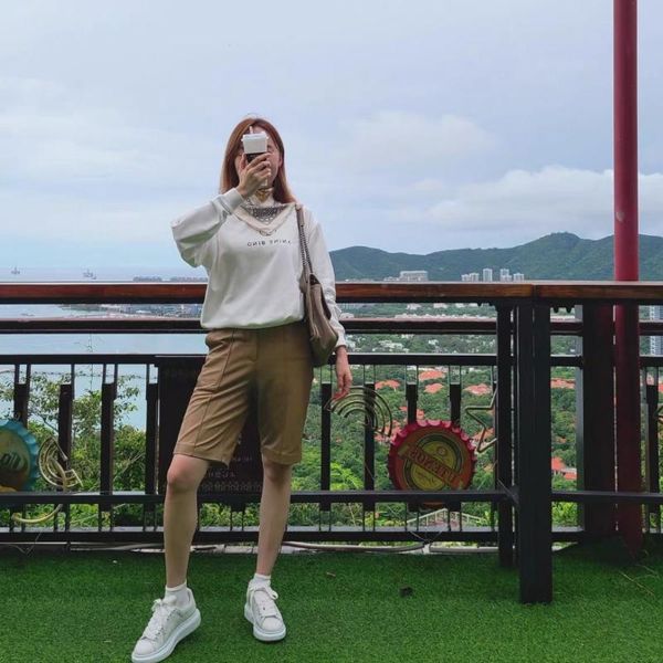 women's t-shirt 2021 spring and autumn fashion classic letter printing design cotton loose crew neck simple sweater a4, White
women's t-shirt 2021 spring and autumn fashion classic letter printing design cotton loose crew neck simple sweater a4, White