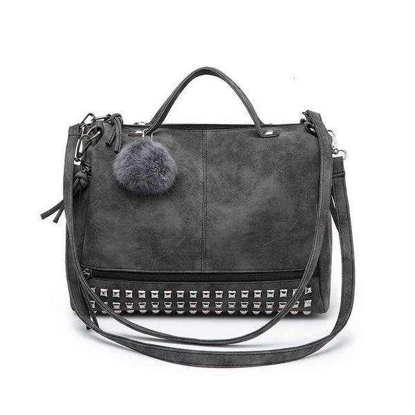 2021 women's fashion trend frosted rivet locomotive bag portable one shoulder msenger bag
2021 women's fashion trend frosted rivet locomotive bag portable one shoulder msenger bag