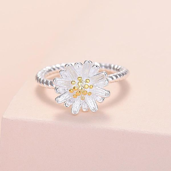 wedding rings 2021 korean classic silver ladies small daisy open ring temperament fashion plant flower party women's jewelry, Slivery;golden
wedding rings 2021 korean classic silver ladies small daisy open ring temperament fashion plant flower party women's jewelry, Slivery;golden